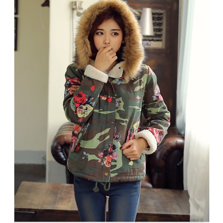 TE0853DNFS Cappotto addensato con fodera in agnello con fiori mimetici coreani alla moda con cappuccio-3