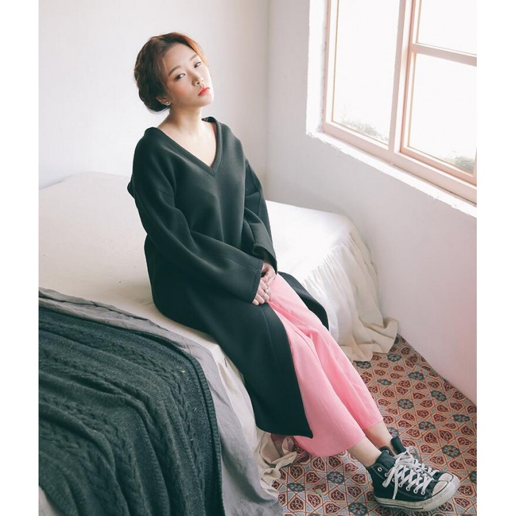 TE3088YZS Abito ampio con scollo a V e orlo a fessura-4