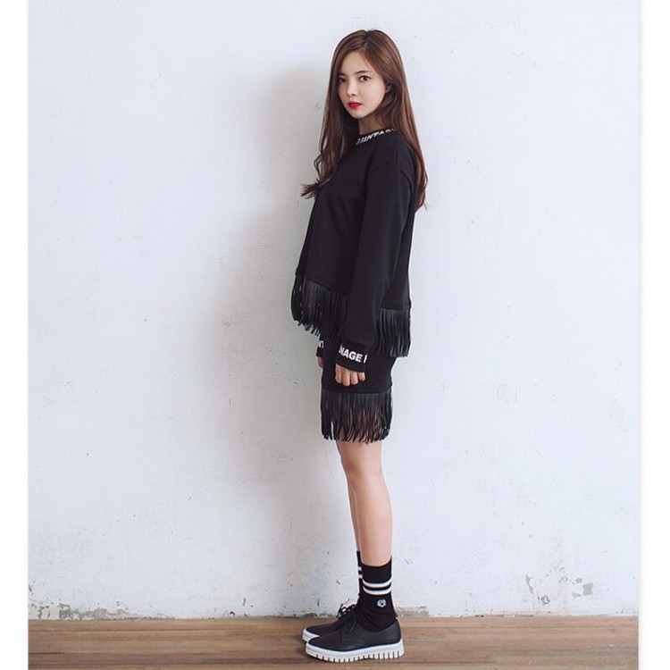 TE6318YZS Felpa con nappe in pu stampa lettere e gonna con nappe-3