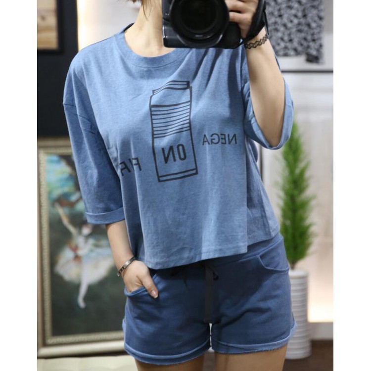 TE6434YZS T-shirt con stampa di lettere macarons color caramello, maniche a pipistrello e pantaloncini-2