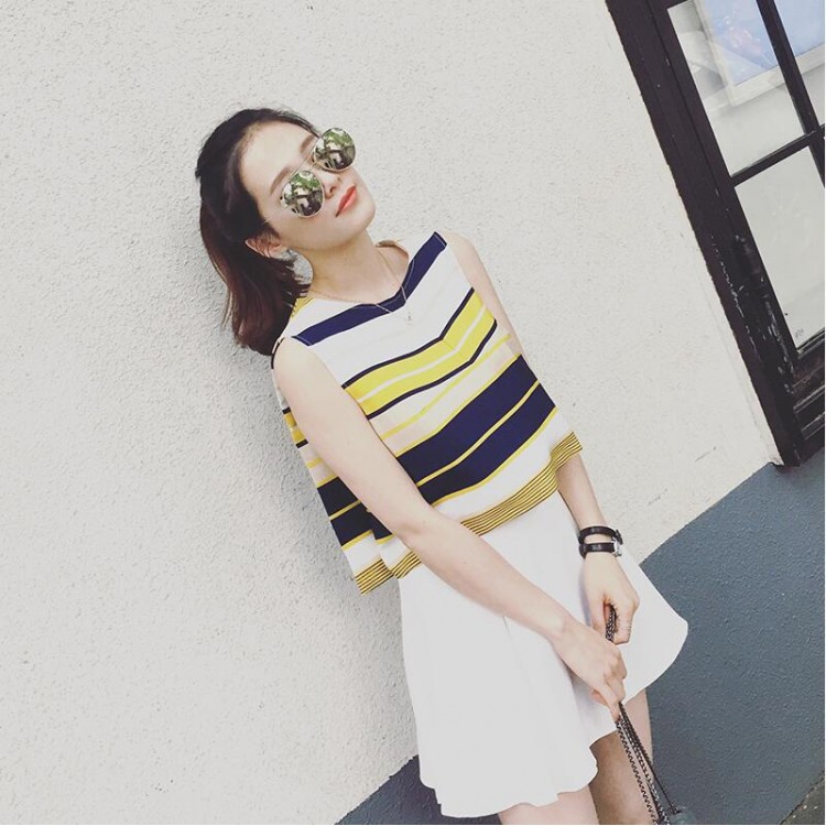 TE6685YRYY Top senza maniche con gonna e allacciatura sul retro a righe larghe-6