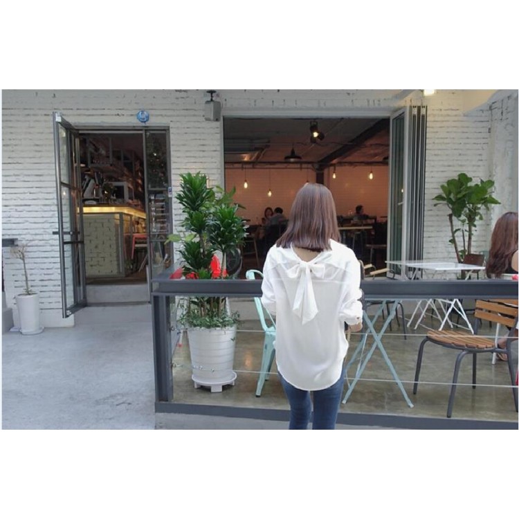 TE6803YWQS Camicia bianca alla moda con scollo a V e due lati con fiocco ampio-5