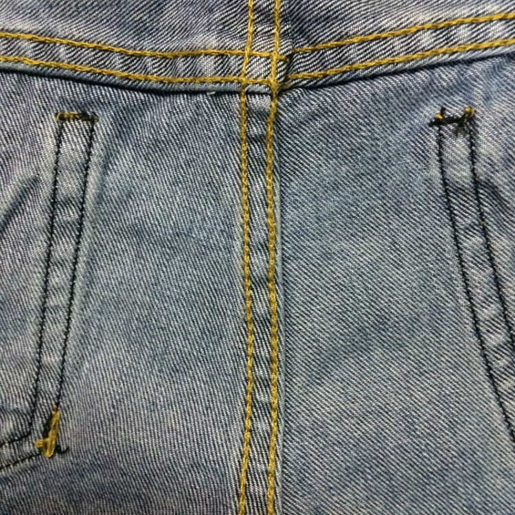 TE9051DFS Il distintivo della moda estiva indossa pantaloncini di jeans-3