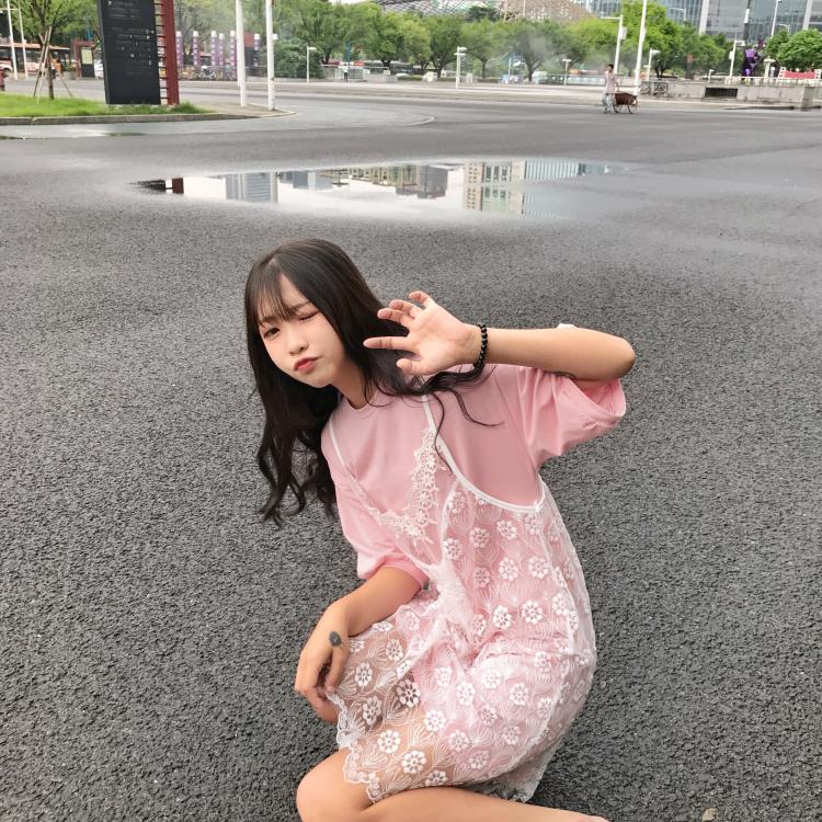 TE9130BGFS Preppy T-shirt ampia a maniche corte con fresco abito in gallus di pizzo-3