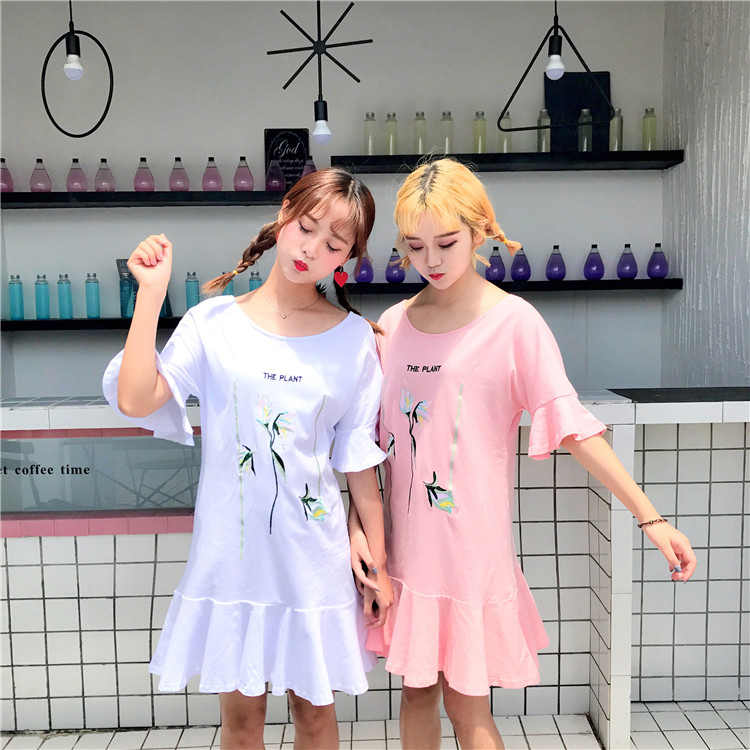 TE9166HYG Abito con maniche a tromba e scollo a V ricamato-1