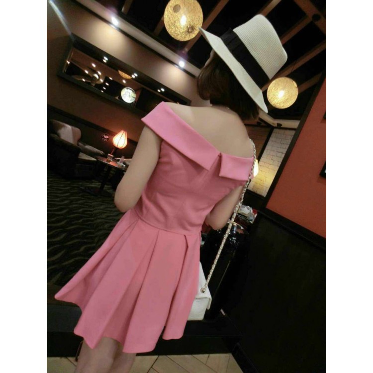 TE9712 Top temperamento alla moda europea con spalle scoperte e spalline incrociate con gonna a pieghe-1