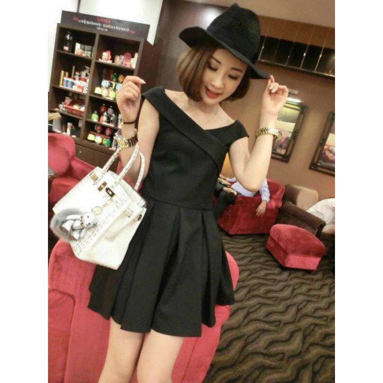 TE9712 Top temperamento alla moda europea con spalle scoperte e spalline incrociate con gonna a pieghe-4